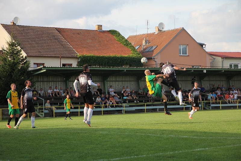 Fotbalisté Ráječka porazili v prvním kole krajského přeboru Bzenec 3:1.