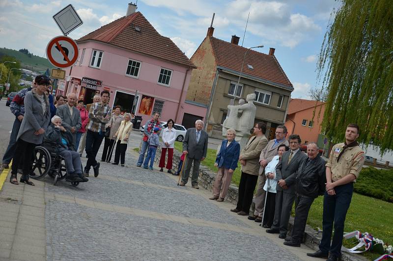 Vzpomínkové setkání při příležitosti jednasedmdesátého výročí Dne vítězství nad fašizmem se v neděli konalo u pomníku padlých v Boskovicích.