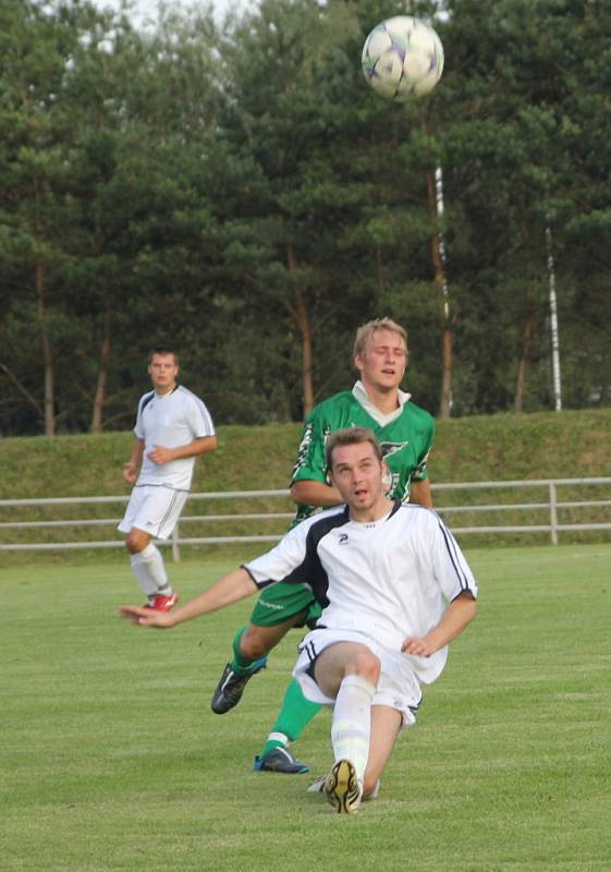 Fotbalisté Rájce-Jestřebí prazili v krajském poháru Slatinu 3:2.