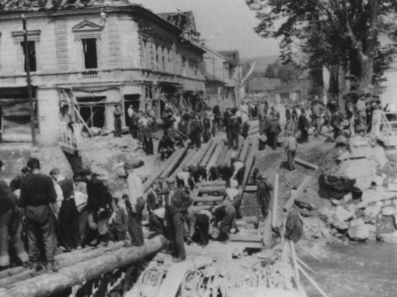 TĚŽKÁ TECHNIKA. Ulicemi Blanska projížděly v květnu 1945 tanky. 