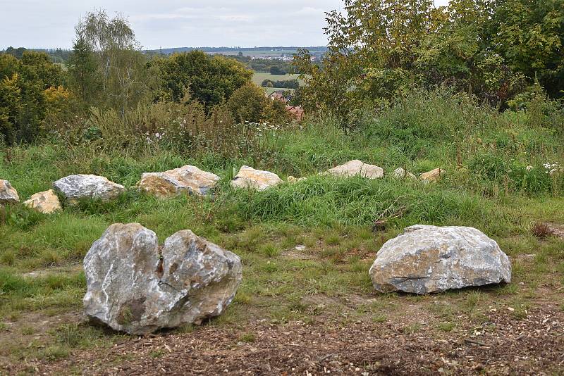 V Rudici na Blanensku se konalo několikadenní mezinárodní setkání speleologických záchranných služeb ECRA. V pořadí se jednalo už o patnáctý mítink. Do srdce Moravského krasu si přijeli vyměnit zkušeností ze záchrany lidí z jeskyních prostor odborníci z p