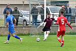 Blanenští fotbalisté (v červeném) remizovali na domácím hřišti s Otrokovicemi 1:1.