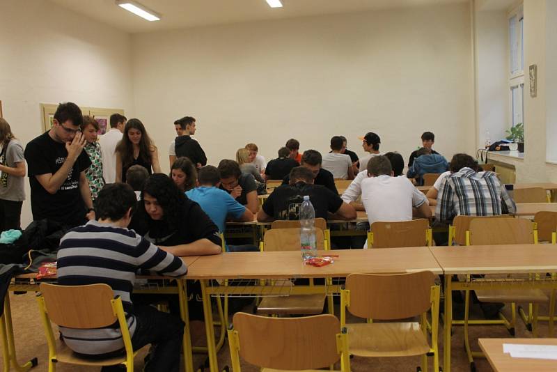 V blanenském gymnáziu se v pátek konal turnaj v piškvorkách.