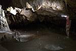 Po nedávném senzačním objevu dómu Jiná dimenze v jeskyni Lipovecká ventarola mapují jeskyňáři z Holštejnské výzkumné skupiny další neznámé prostory. Komín Šavlozubých veverek. 