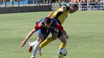 Fotbalisté Blanska porazili v úvodním zápase Rosice (ve žlutém) 3:1.