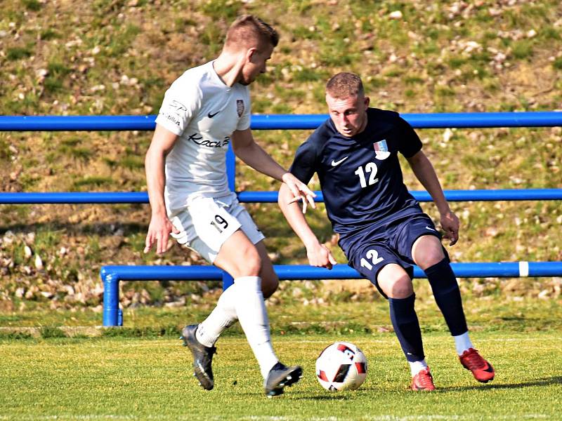 Ve druhém jarním kole divize D fotbalisté Blanska (tmavé dresy) porazili Sokol Lanžhot 3:1.