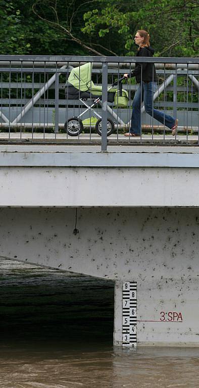 Rozvodněná řeka Svitava v Adamově.