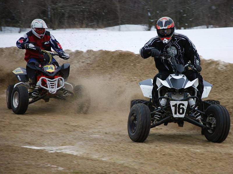 Předčasně ukončený závod motoskijöringu v Okrouhlé