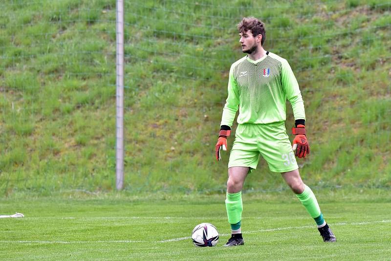 Blanenští fotbalisté (v červeném) remizovali na domácím hřišti s Otrokovicemi 1:1.