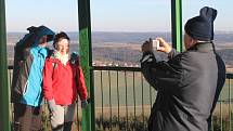 Veseličtí tradičně na Silvestra otevírají rozhlednu Podvrší, kde běžně končí turistická sezóna už v říjnu.