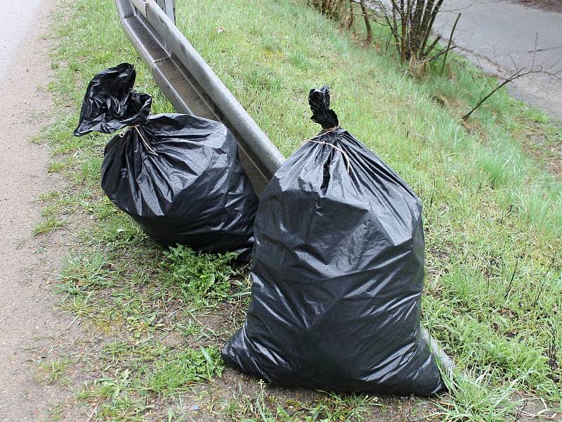 Vyčistit břehy Svitavy se v sobotu vydali také blanenští skauti.