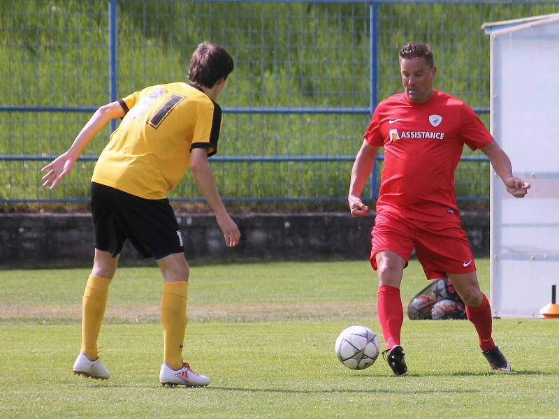 V utkání krajského přeboru fotbalistů porazil Tatran Bohunice (červené dresy) Olympii Ráječko 1:0 gólem Petra Švancary.