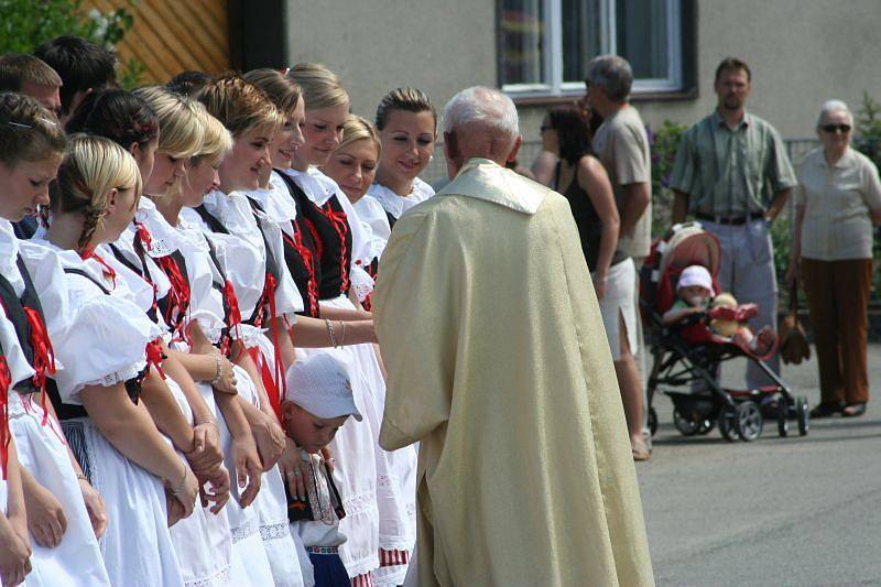 Hudba, divadelní scénky, pohoštění a tanec ovládly o víkendu Lažany a Křetín. Tamní obyvatelé si připomněli několikasetletá výročí.