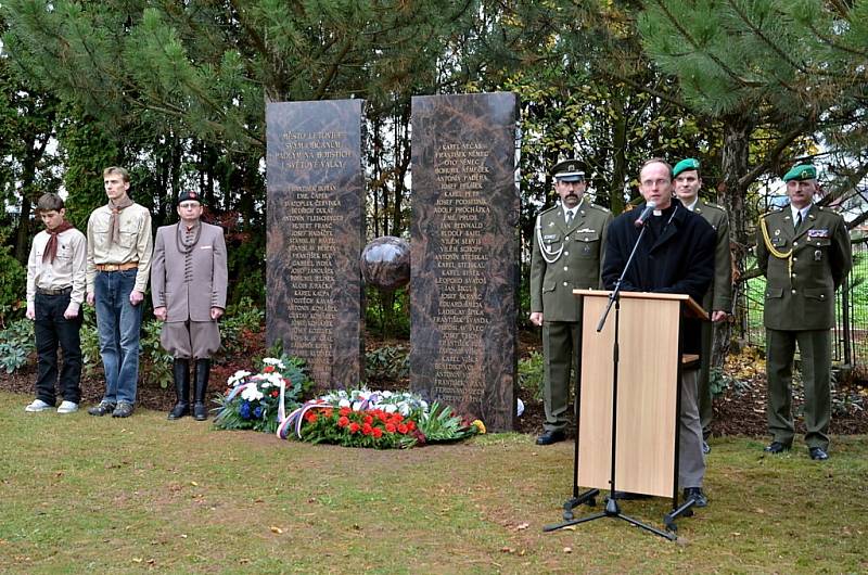 Dlouhých čtyřiadevadesát let trvalo, než Letovičtí odhalili památník obětem první světové války. 