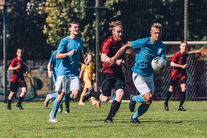 Fotbalisté Sparty (v červeném) v domácím utkání krajského přeboru zdolali Boskovice 2:1.