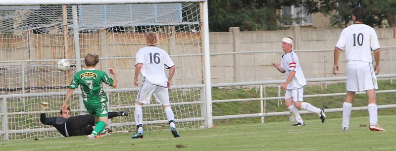 Fotbalisté Rájce-Jestřebí prazili v krajském poháru Slatinu 3:2.