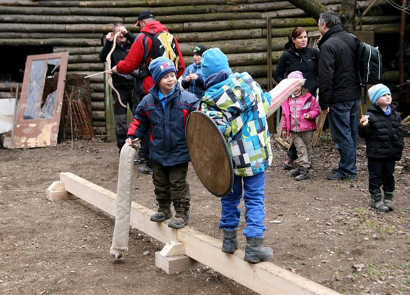 Nový hrad nedaleko Olomučan na Blanensku otevřel své brány. Turisty přilákal velikonoční jarmark.