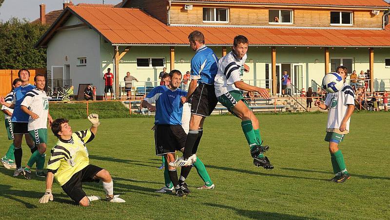 Kunštát porazil Rousínov B 2:0.