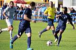 Fotbalisté Blanska (modré dresy) pokračují ve vítězném tažení divizní skupinou D. Na domácím hřišti porazili MSK Břeclav 4:0.