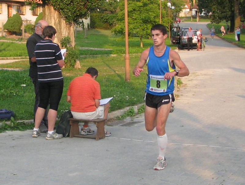 Čtvrtý závod Hraběnka Cupu 2012 se běžel z Ráječka do Petrovic.