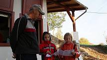 Z fotbalového hřiště v Rudici se v sobotu vydalo na cestu dvě stě devětaosmdesát lidí, kteří si nenechali ujít již šestadvacátý ročník turistického pochodu Z Rudického propadání bez váhání.