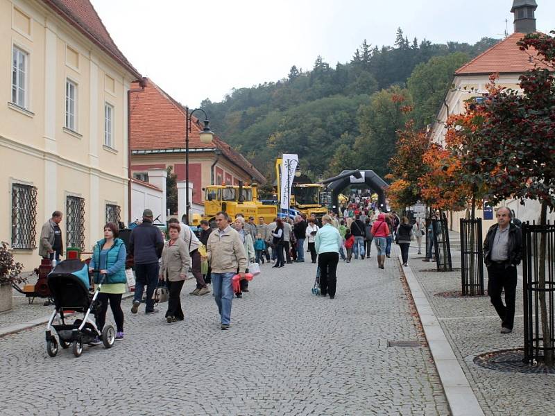 Jedenáctý ročník Husích slavností přilákal do Boskovic tisíce lidí. Na ty čekal kromě husích specialit také jarmark, výstavy a koncerty.