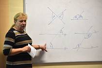 Před hodinou matematiky v devátém ročníku Základní školy Edvarda Beneše v Lysicích na Blanensku vyzpovídal Deník paní učitelku Evu Sedlákovou.