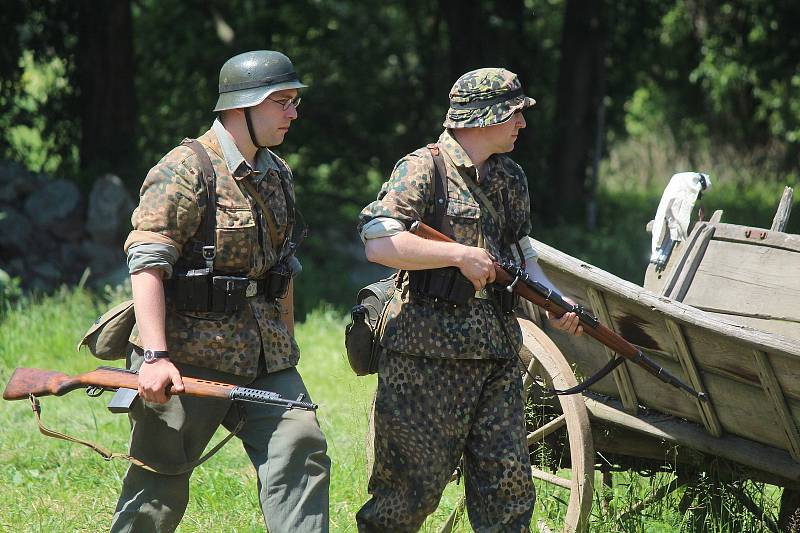 Klub vojenské historie Markland ve Skalici nad Svitavou uspořádal rekonstrukci bitvy mezi Rudou armádou a německými vojáky.