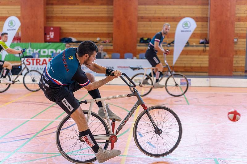 VÍTĚZNÁ DVOJICE. Druhé extraligové kolo patřilo dvojici ze Svitávky, vítězství oslavili Roman Staněk a Jiří Hrdlička mladší.