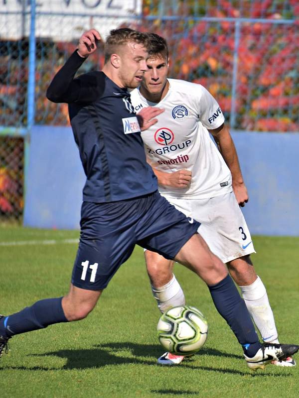 První vítězství ze hřiště soupeře si blanenský nováček (v modrém) MSFL přivezl z Kunovic, kde porazil rezervu prvoligového Slovácka 3:1.