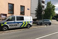 V blanenské Bezručově ulici zemřel muž středního věku. Podle policistů po pádu ze čtvrtého patra panelového domu.