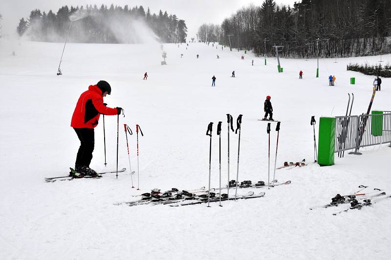 V olešnickém ski areálu zahájili novou lyžařskou sezónu.