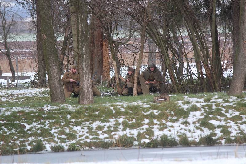 Ve Skalici nad Svitavou se v sobotu bojovalo. Vojenští nadšenci tam předvedli bitvu z druhé světové války.