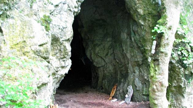 ILUSTRAČNÍ FOTO: Jeskyně Kostelík u Býčí skály.