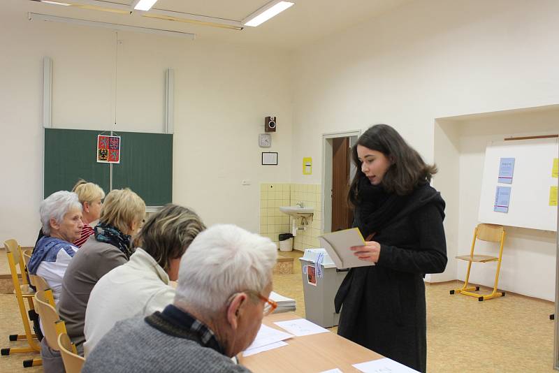 Lidé volili hlavu státu i v budově gymnázia v Blansku.