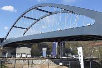 V pátek slavnostně otevřeli nový most v Blansku.