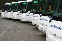 Společnost ČAD Blansko investovala šedesát milionů korun do patnácti nových autobusů. Většina bude jezdit na linkách IDS na Vyškovsku.