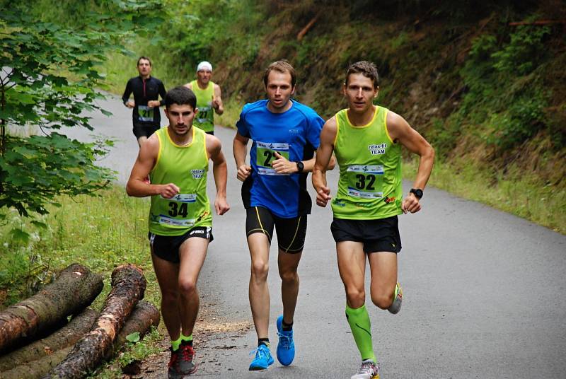 Na Sloupskou lesní patnáctku v neděli odstartovalo 73 běžců, což je rekord závodu.