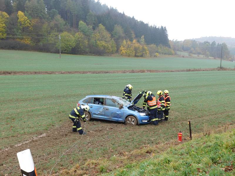 U Lažánek bouralo osobní auto.