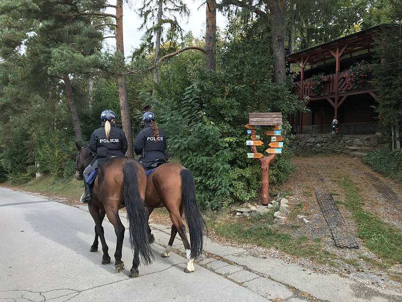 Policisté kontrolovali rekreační oblast.