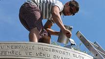 Jeden ze známých turistických cílů na Blanensku, Máchův památník, se dočkal oprav. Hotové budou do konce září.