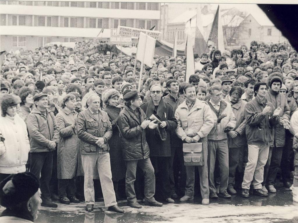 Listopad 1989: Lidé stávkovali a zakládali fóra - Blanenský deník