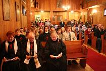 V dřevěném kostelíku v Blansku slavili členové církve československé husitské osmdesát let od ustanovení farnosti.