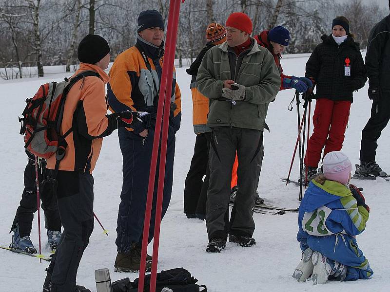 Dětský slalom v lyžařském areálu v Hlubokém u Kunštátu.