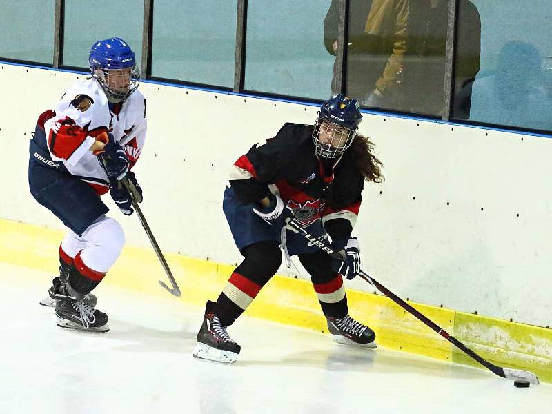 V přátelských zápasech porazily hokejistky HC Cherokees Blansko výběr Kanady 5:4 po samostatných nájezdech a 9:2.