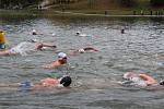 Na blanenské přehradě Palava si to mezi sebou rozdalo 170 plavců ve druhém ročníku Českého poháru v zimním plavání.