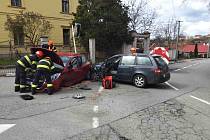 Srážka dvou osobních aut v Šebětově na Blanensku s etala v neděli odpoledne. 