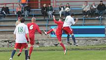 Fotbalisté Boskovic (v bílém) remizovali doma s favorizovanou Moravskou Slavií Brno 4:4. Domácí přitom ještě dvě minuty před koncem vedli 4:2. O výhru přišli až v nastavení.