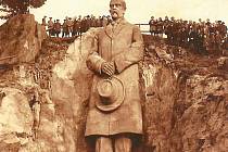 Do druhé světové války stála v areálu Jeskyně Blanických rytířů v Rudce u Kunštátu socha prvního prezidenta Československa. Vytvořil ji Stanislav Rolínek v roce 1928.
