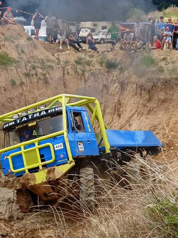 Trucktrialová neděle.